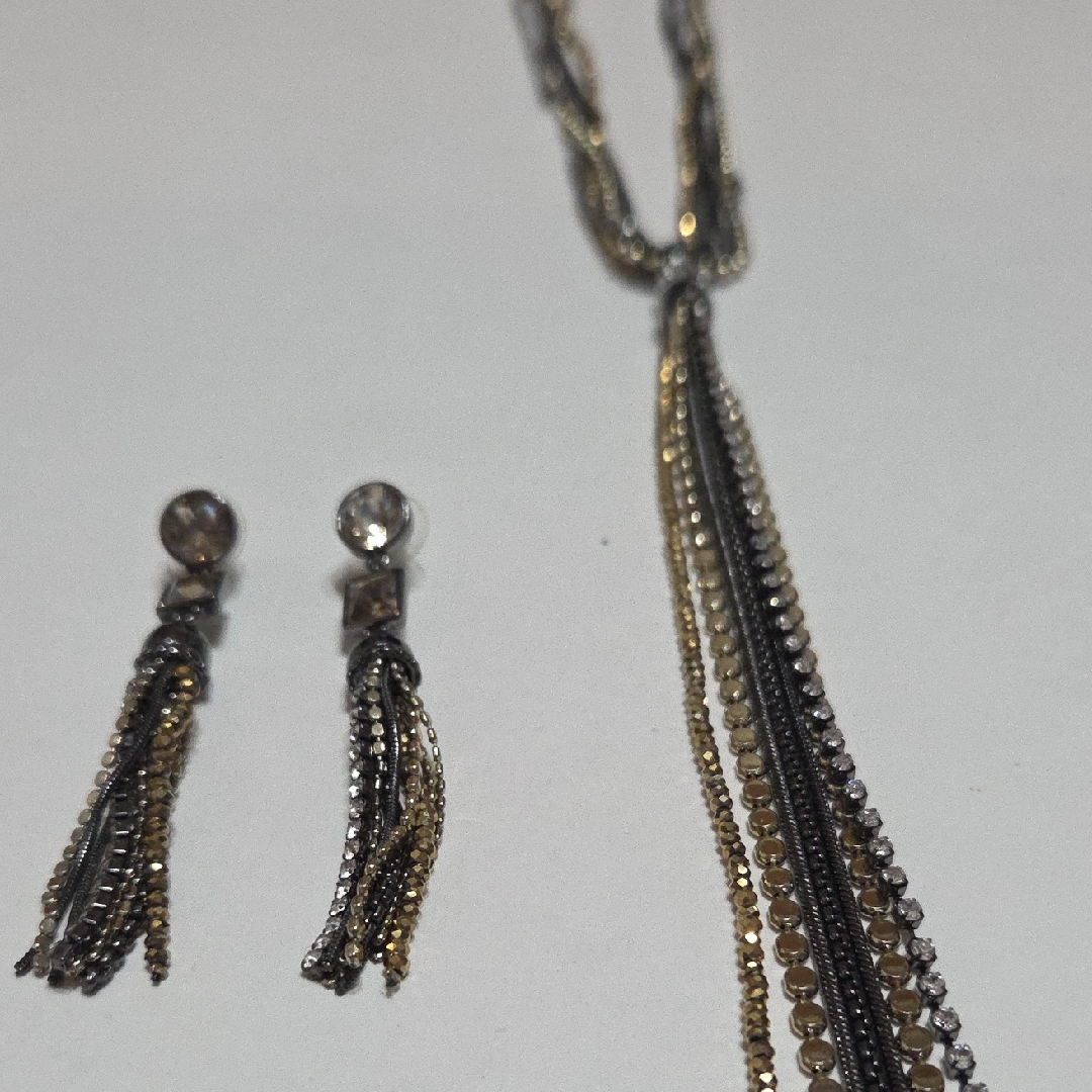 White House Black Market Gold And Silver Necklace Set 41$